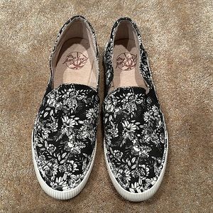 Roxy slip on canvas shoe